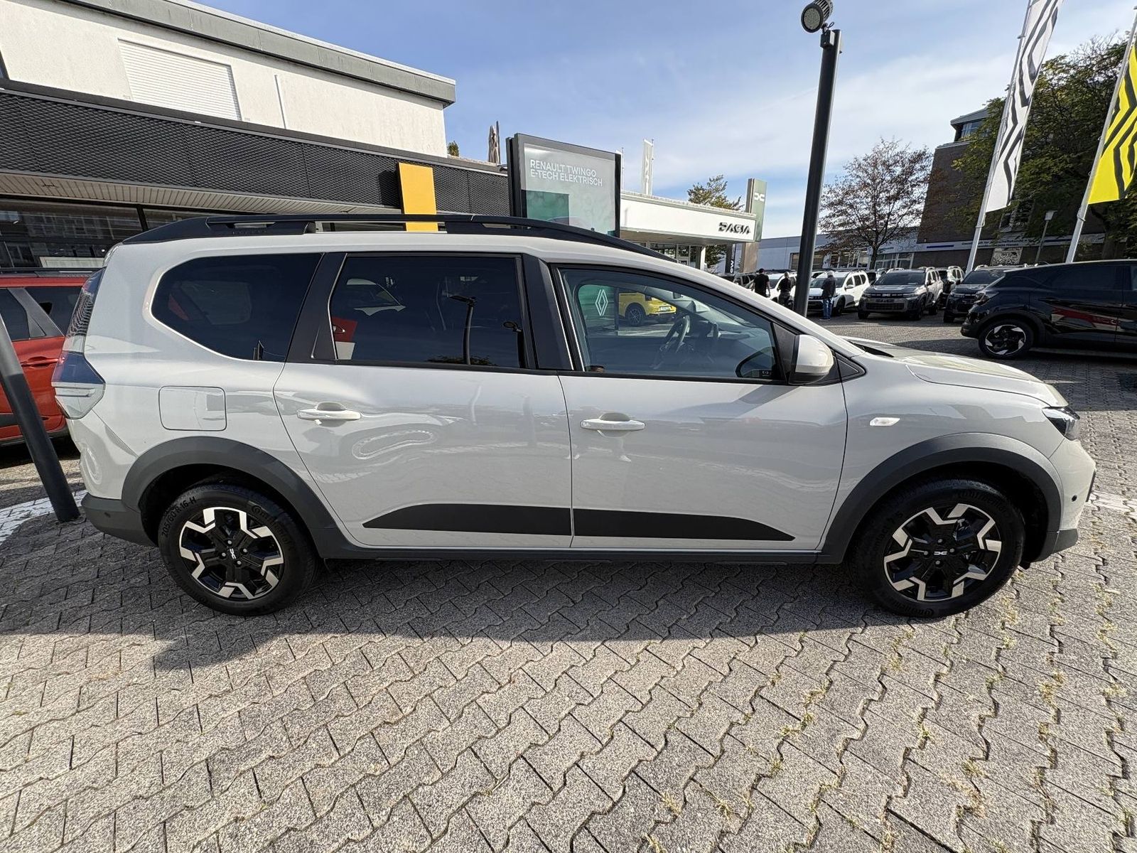 Dacia Jogger 1.8 Hybrid 155 Journey imagem 3