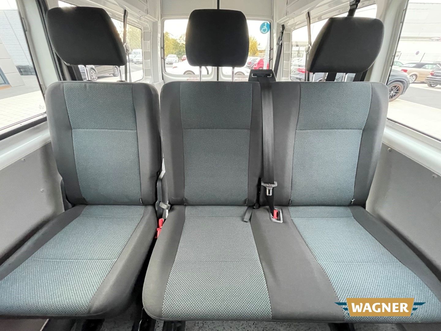 Fahrzeugabbildung Volkswagen T6 Kombi Hochdach lang 2.0 TDI 5-Sitzer