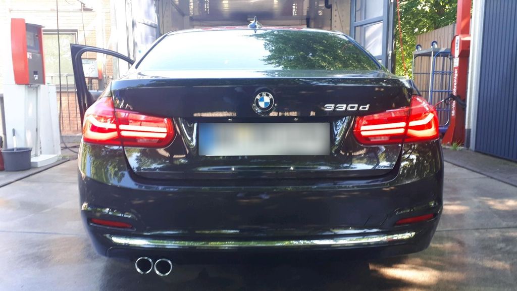 Image of BMW 330