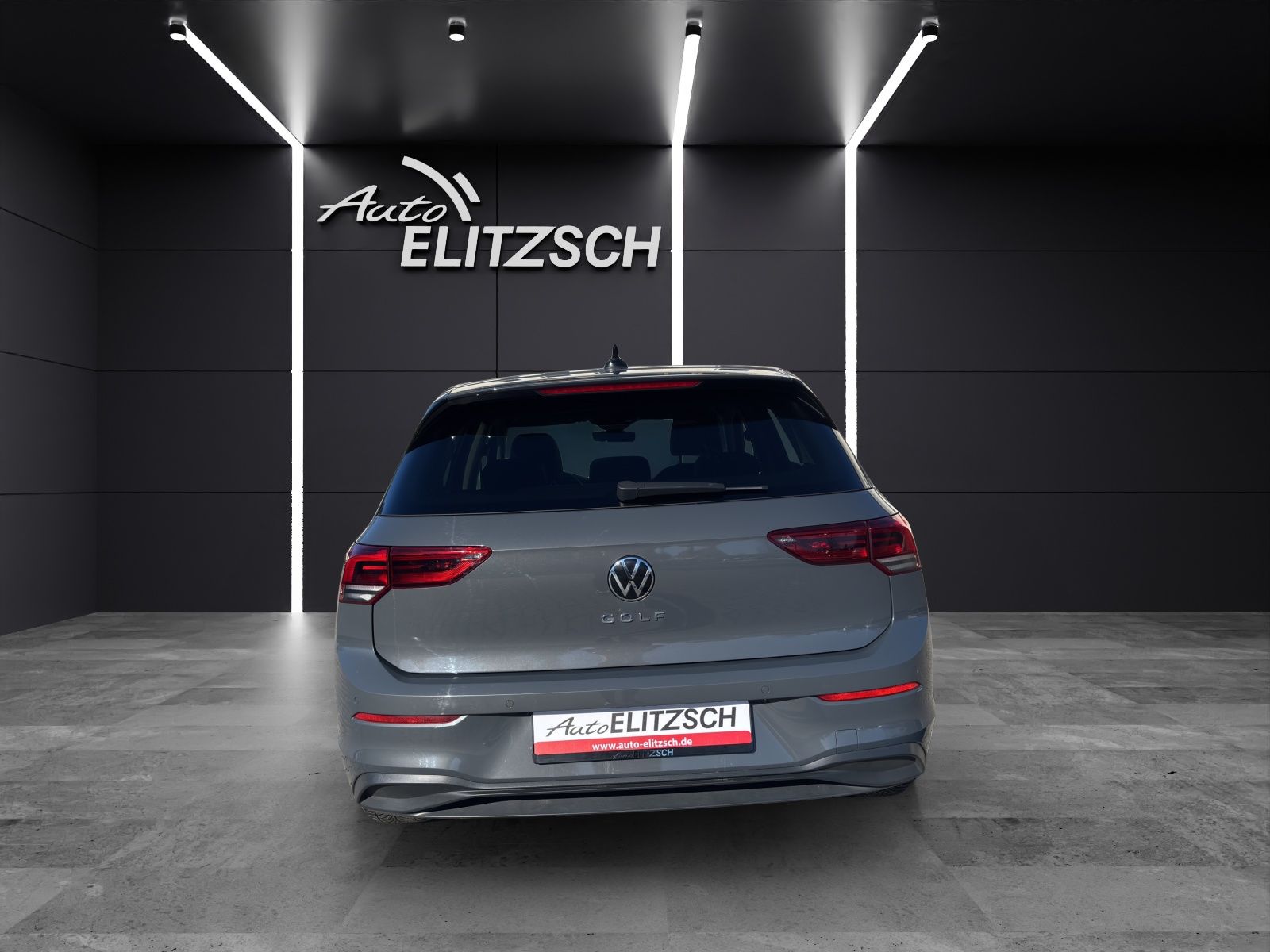 Fahrzeugabbildung Volkswagen Golf VIII TSI Life LED Navi AID ACC PDC SH LM