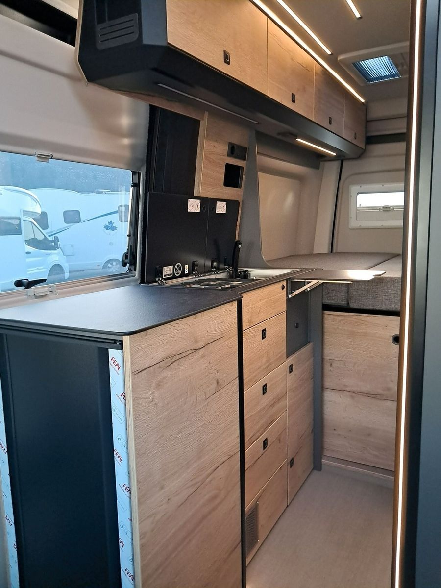 Fahrzeugabbildung Pössl Roadstar XT Mercedes Autark,Winterpaket,Markise