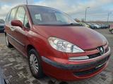 Peugeot 807 2,0i - Peugeot 807: Van