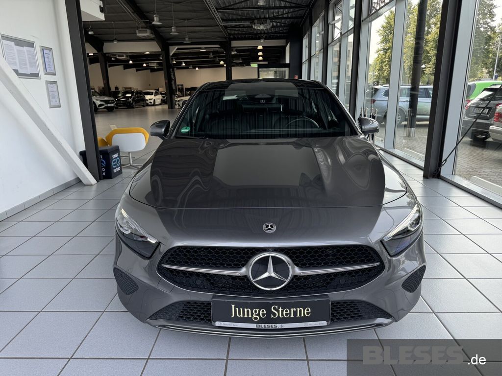 MERCEDES-BENZ A 200 – Bild 2