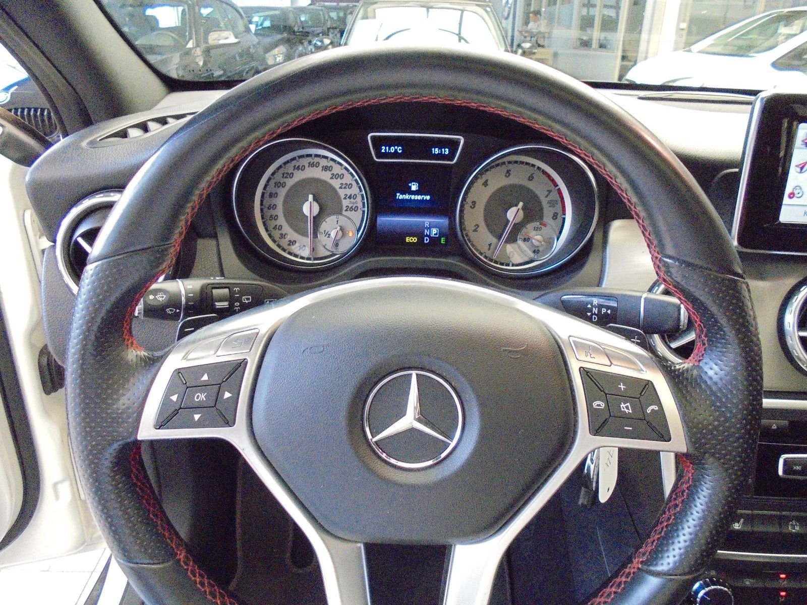 Fahrzeugabbildung Mercedes-Benz GLA 200 Aut./AMG Line/Panorama/Navi/