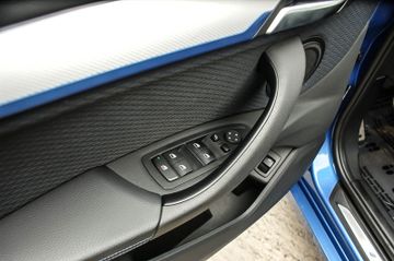 Fahrzeugabbildung BMW X1 xDrive18d M Sport ANHZV DRIVING KAMERA DAB+