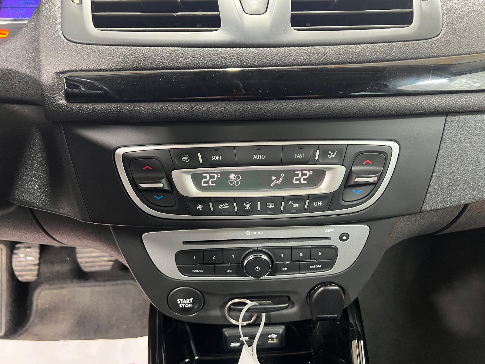 Renault Megane 2015 — photo 18