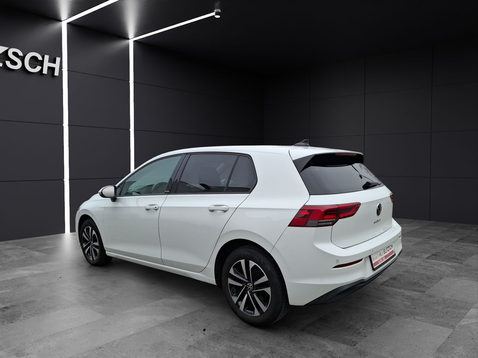 Fahrzeugabbildung Volkswagen Golf VIII TSI United LED Navi AID PDC SH LM