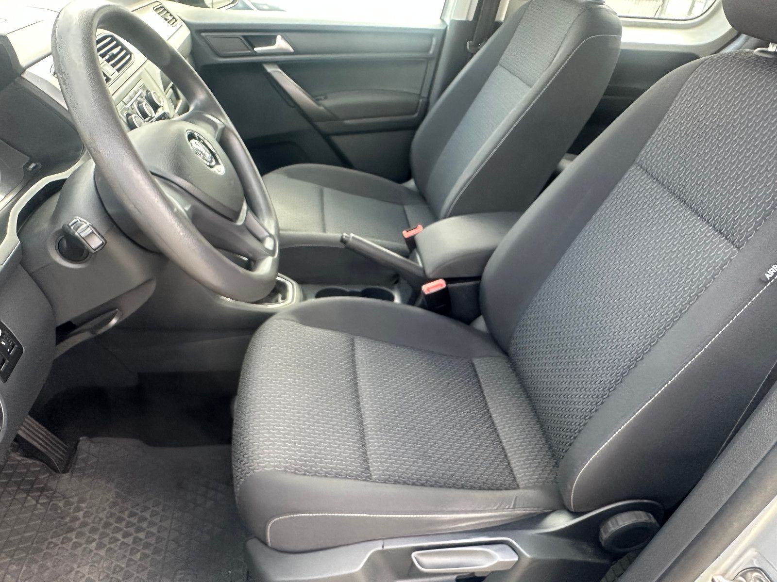 Fahrzeugabbildung Volkswagen CADDY TRENDLINE BMT*WENIG KM*