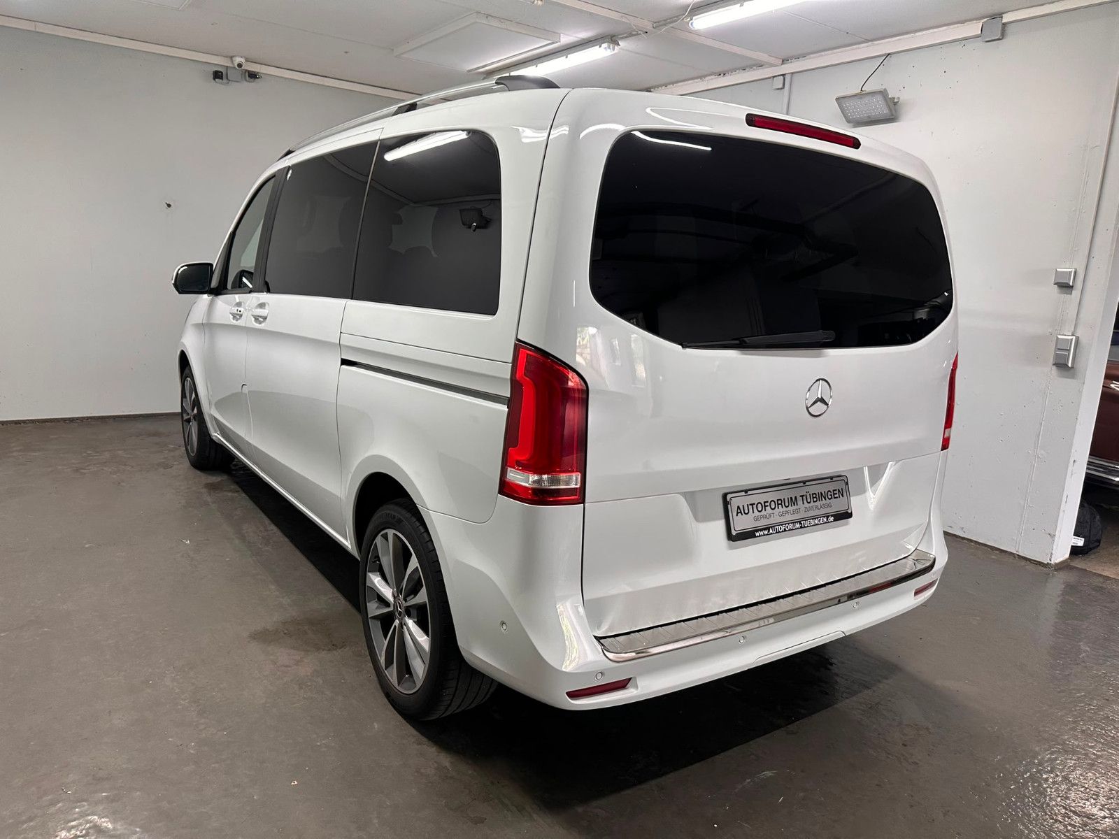 Fahrzeugabbildung Mercedes-Benz V 220 d Aut. EDITION kompakt*6-Sitz*DISTRO*SDH*