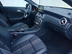 Fahrzeugabbildung Mercedes-Benz A 200d Urban Navi LED SiHz PDC RFK Tempo ePano