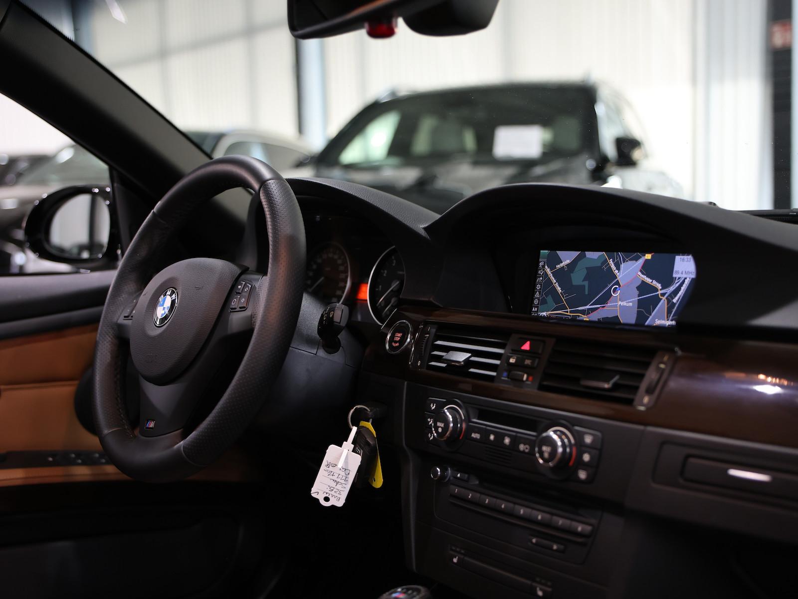 BMW 325i CABRIO SPORT SHADOW 1.HAND / BLACK & BROWN