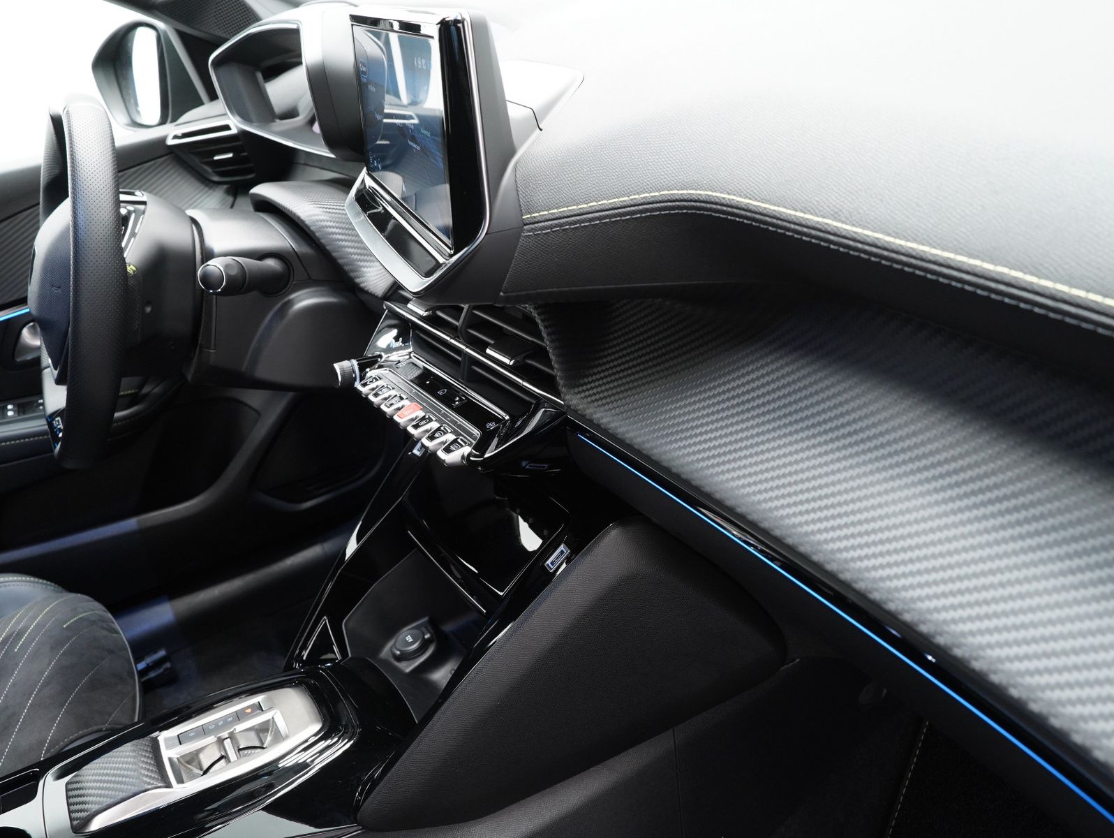 Fahrzeugabbildung Peugeot 208 e- GT LED/NAVI/CARPLAY/DAB/11KW/SOH
