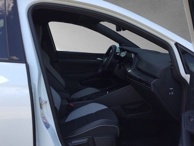 Fahrzeugabbildung Volkswagen Golf VIII GTD DSG Standhzg. Matrix Navi Leder AI