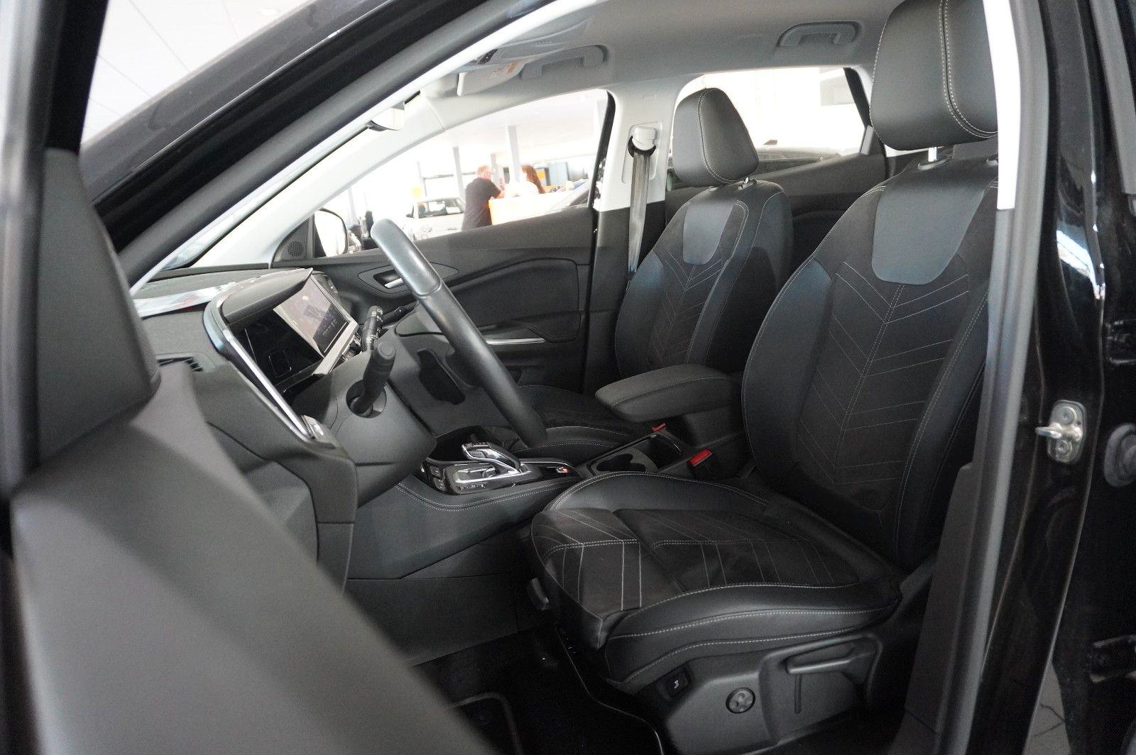Fahrzeugabbildung Opel Grandland (X) ULTIMATE 4HYBRID NAVI/LED/360°/DAB