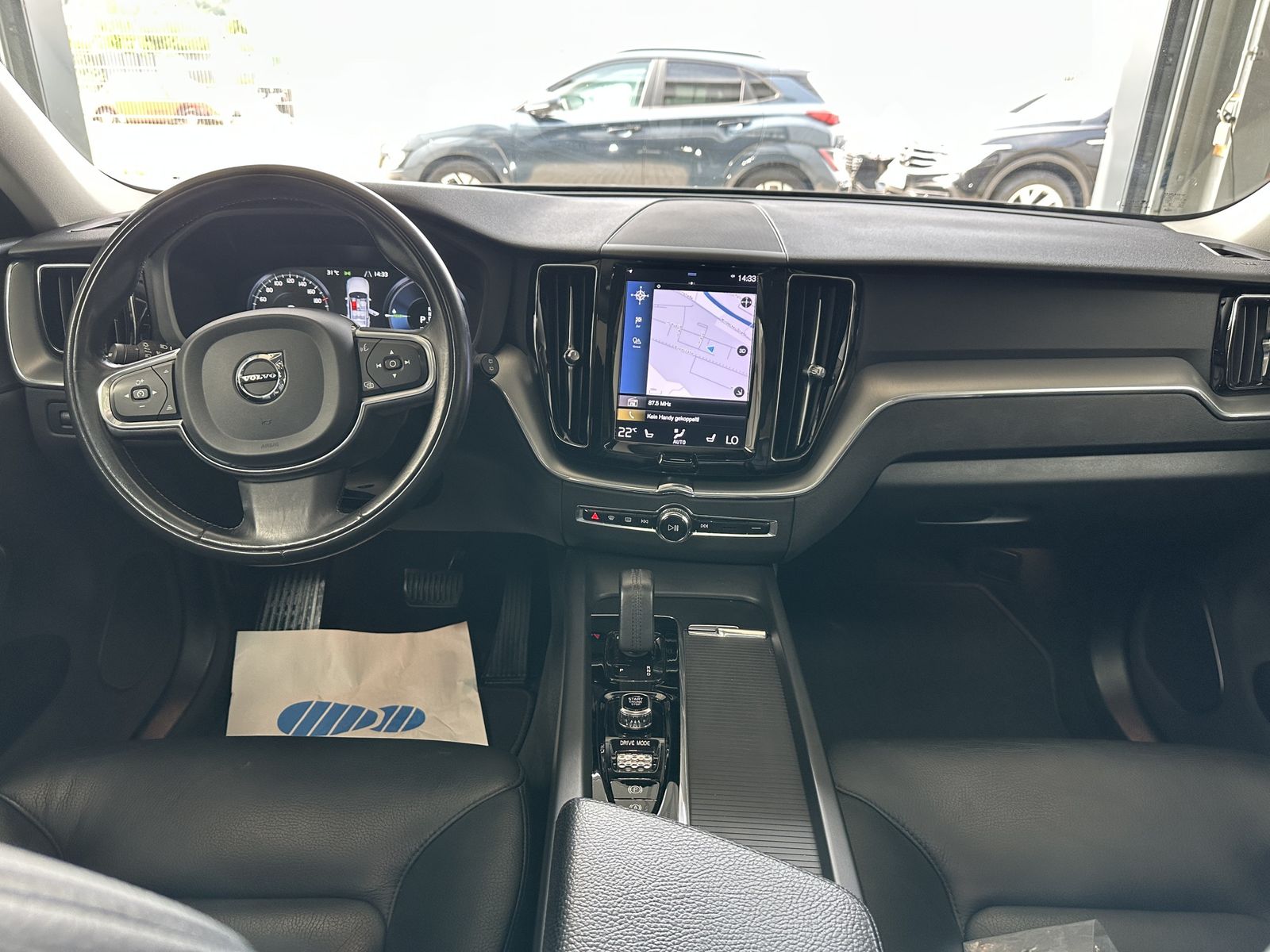 Volvo XC60 T6 R Design Expression AWD Pano AHK ACC  foto 14