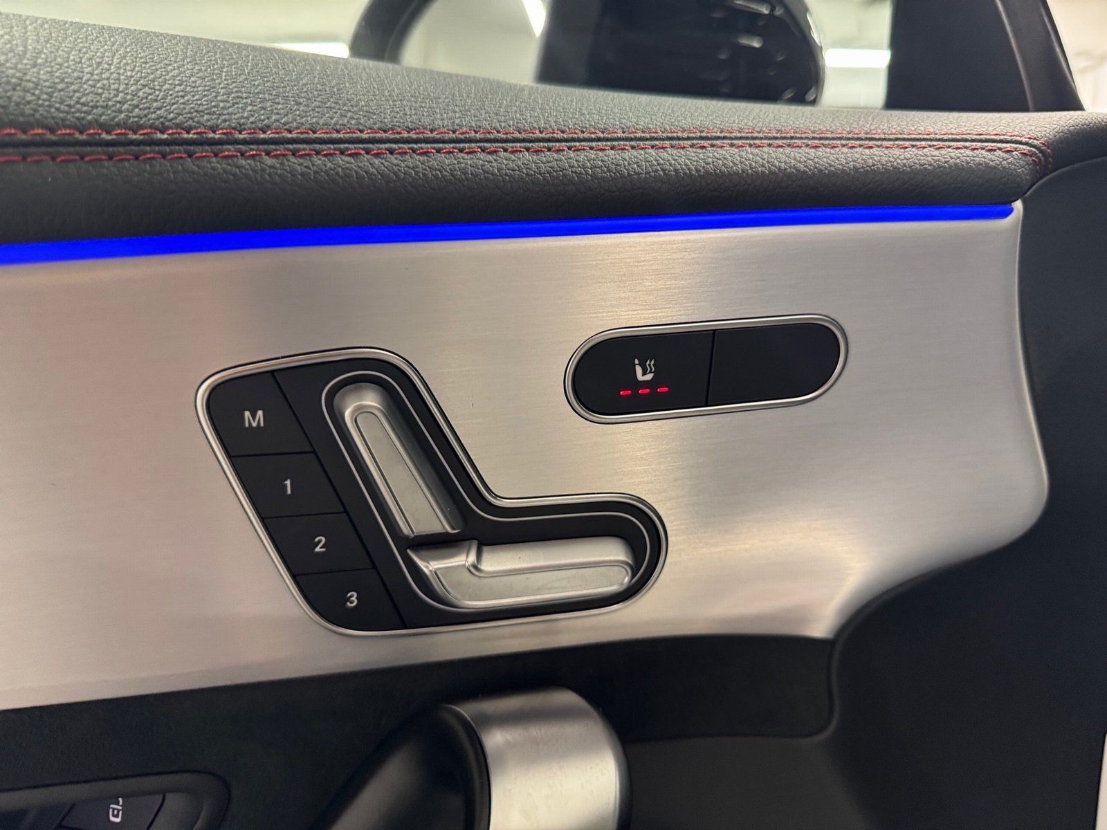 Fahrzeugabbildung Mercedes-Benz CLA 200 AMG Plus*Pano*Burmester*Night*HuD*360°*