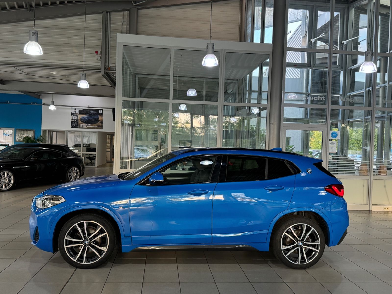 Fahrzeugabbildung BMW X2 sD18i M Sport LED ParkAssist DAB Navi 19Zoll