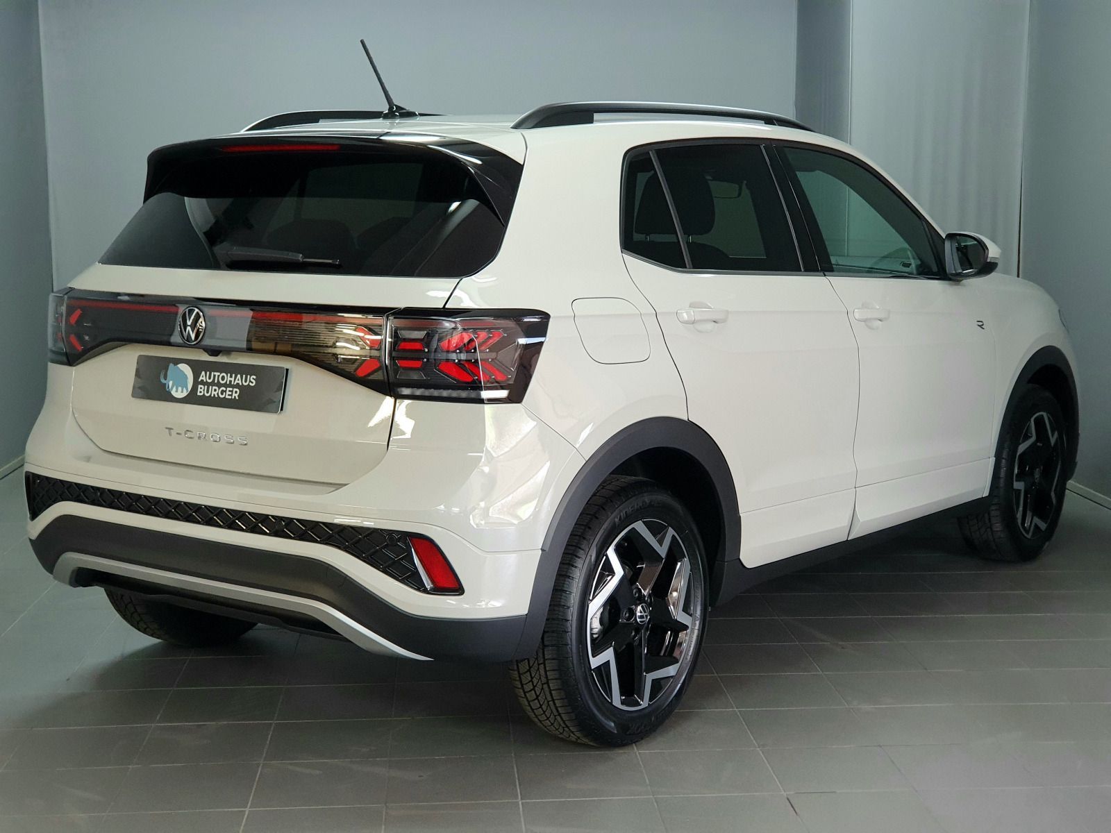 Volkswagen T-Cross R-Line 1.0TSI ACC RFK IQ.LIGHT Matrix foto 4