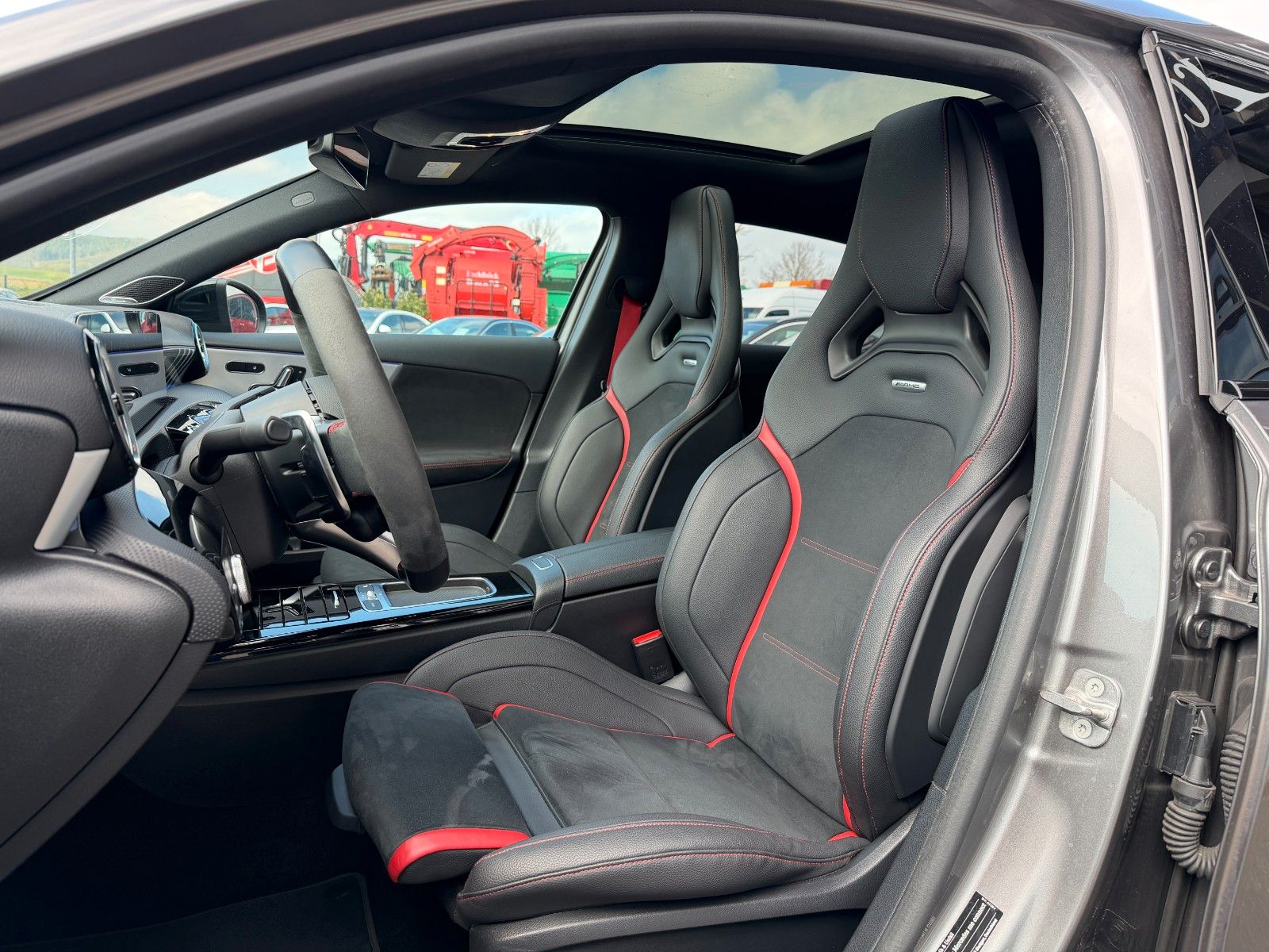 Fahrzeugabbildung Mercedes-Benz A 45 S AMG 4M AERO+PERFSITZE+BURM+PANO+360°+MBEA