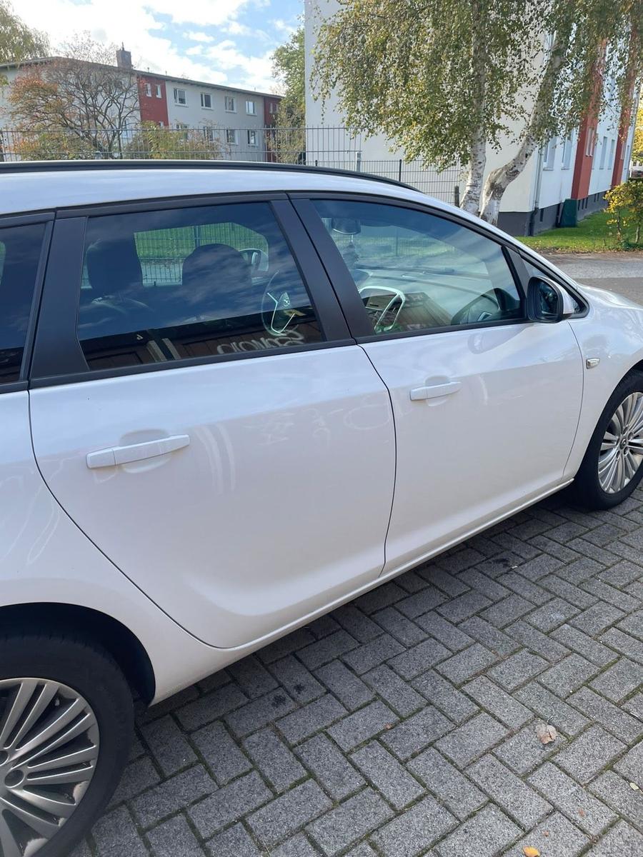 Opel Astra 2015 — photo 10