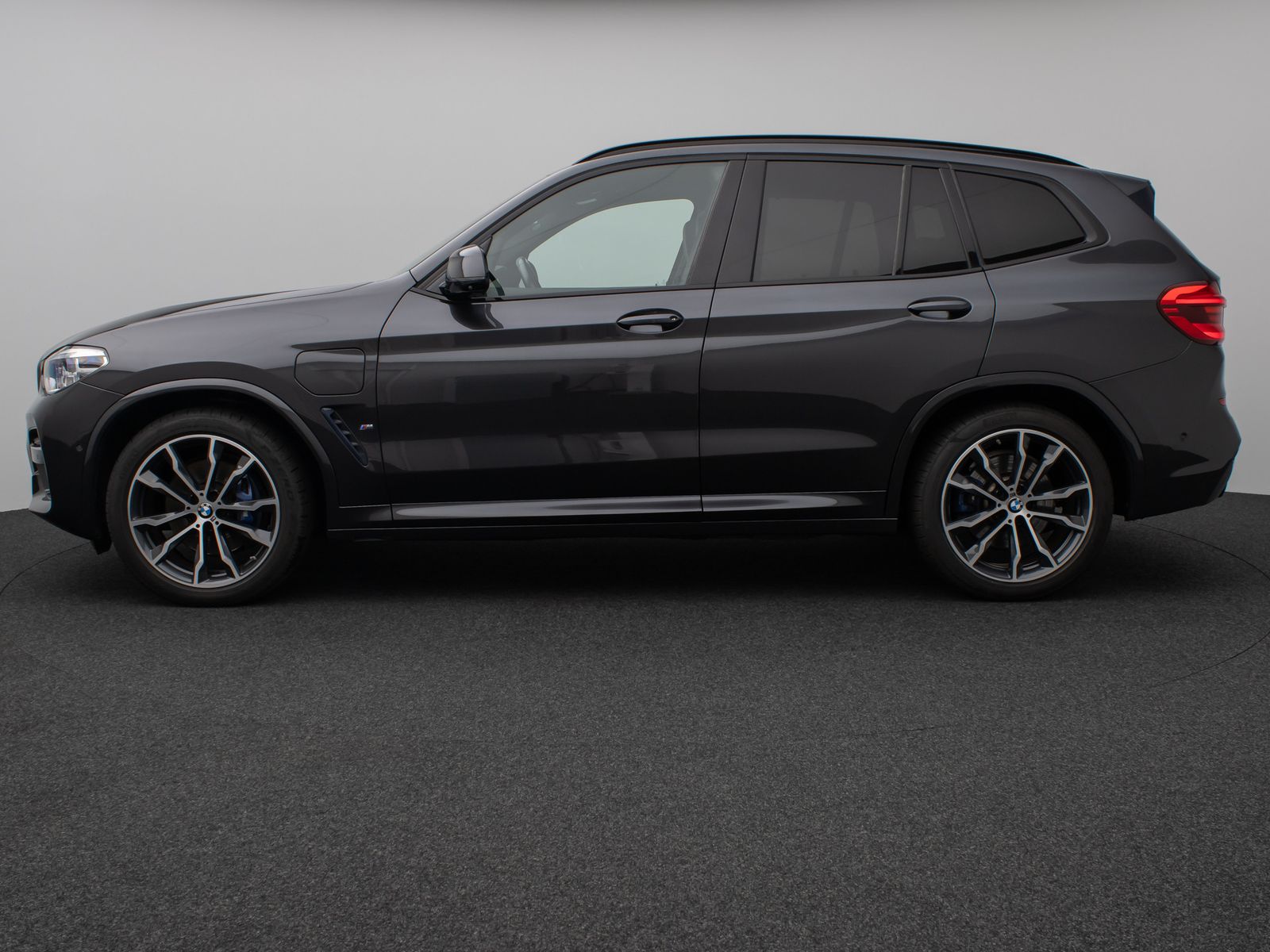 Fahrzeugabbildung BMW X3 xD30e M Sport Panorama 360°HUD DAB HiFi 20Zl