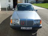 Mercedes-Benz E 230 W124 VIELE ORIGINALE EXTRAS SELTEN