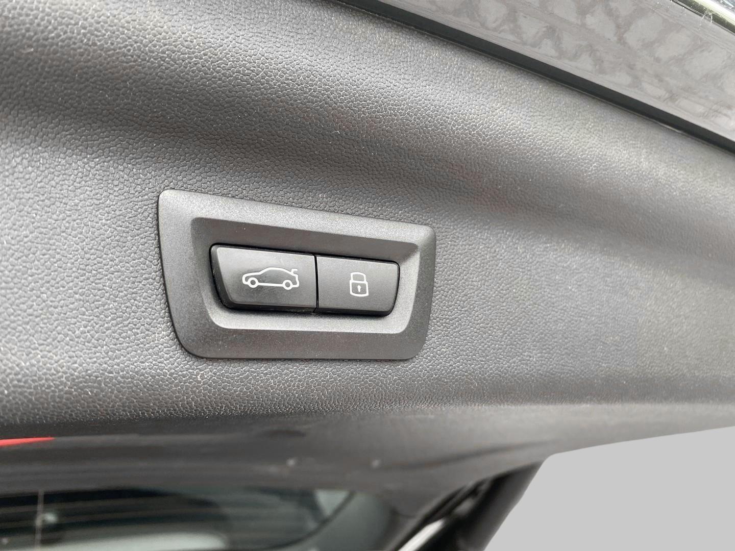 MINI Countryman C HUD AHK Navi LED el. Heckkl. Apple 