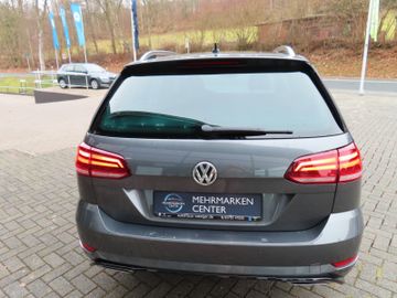 Fotografie des VW Golf VII Variant Highline 2.0 TDi 7-G DSG,R-Line