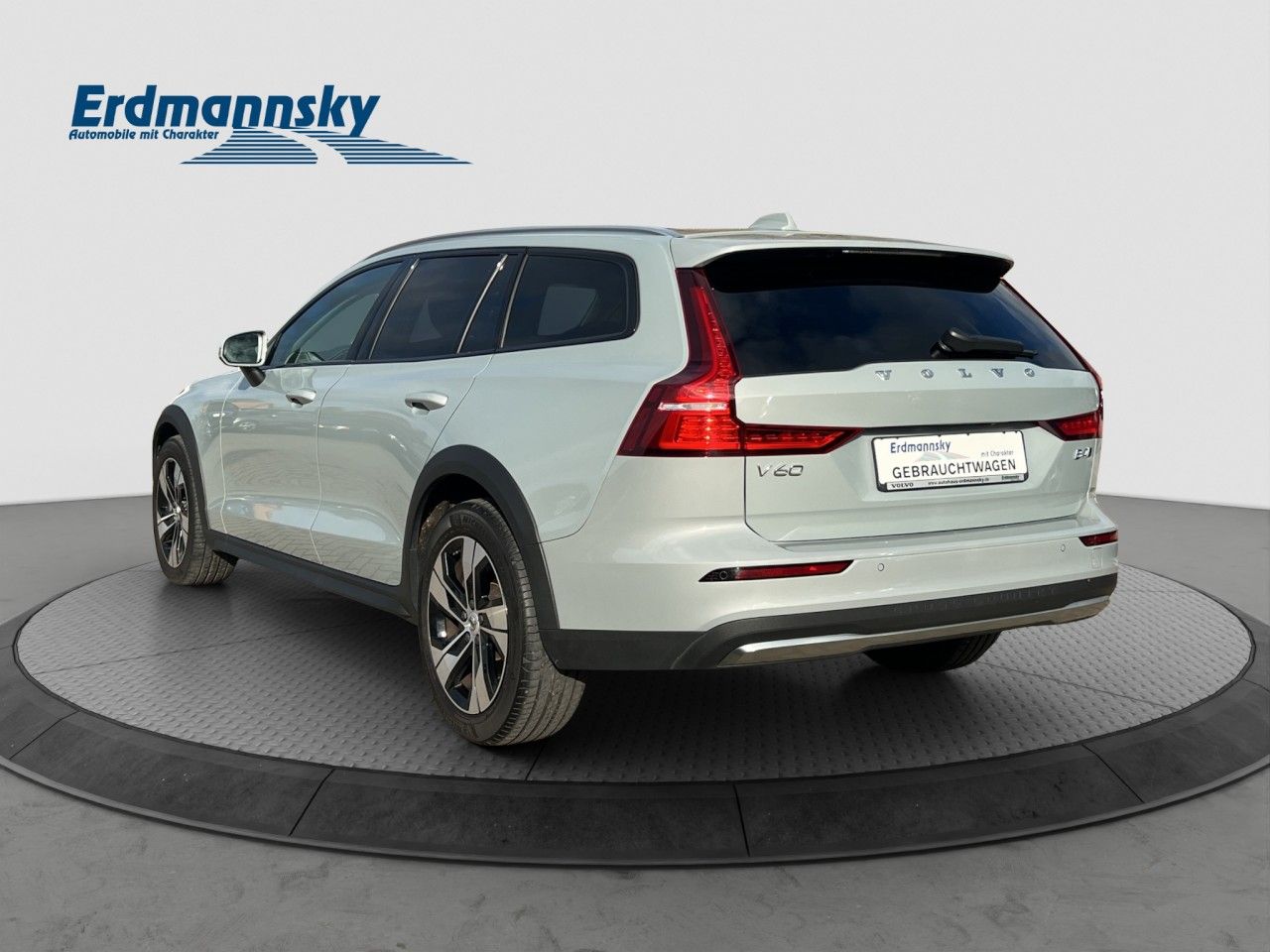 Volvo V60 B4 Cross Country AWD Plus FSH Keyless LHZ foto 2