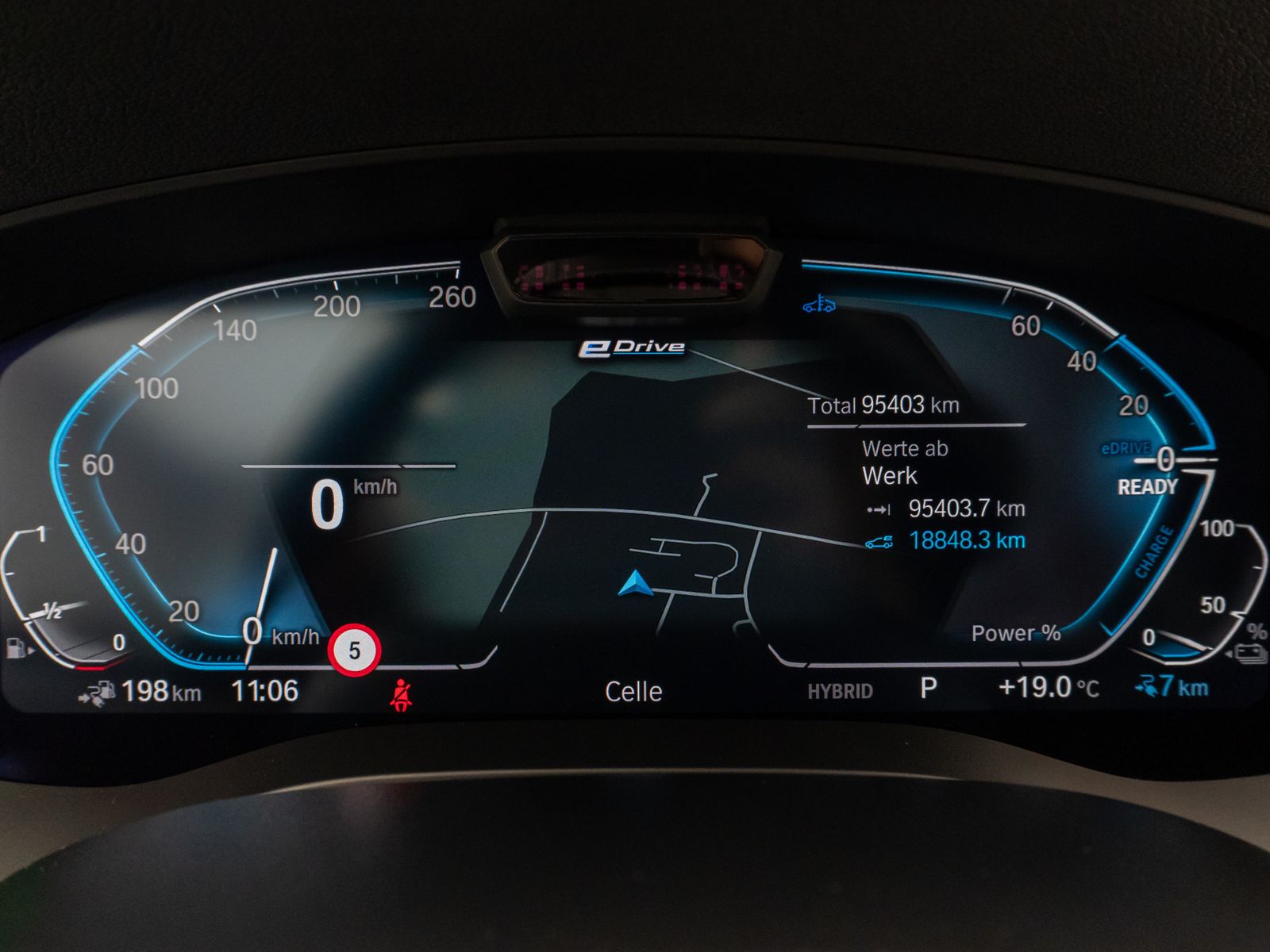 Fahrzeugabbildung BMW 520e  Laser 360° HUD DAB H/K ACC Alarm Komfort
