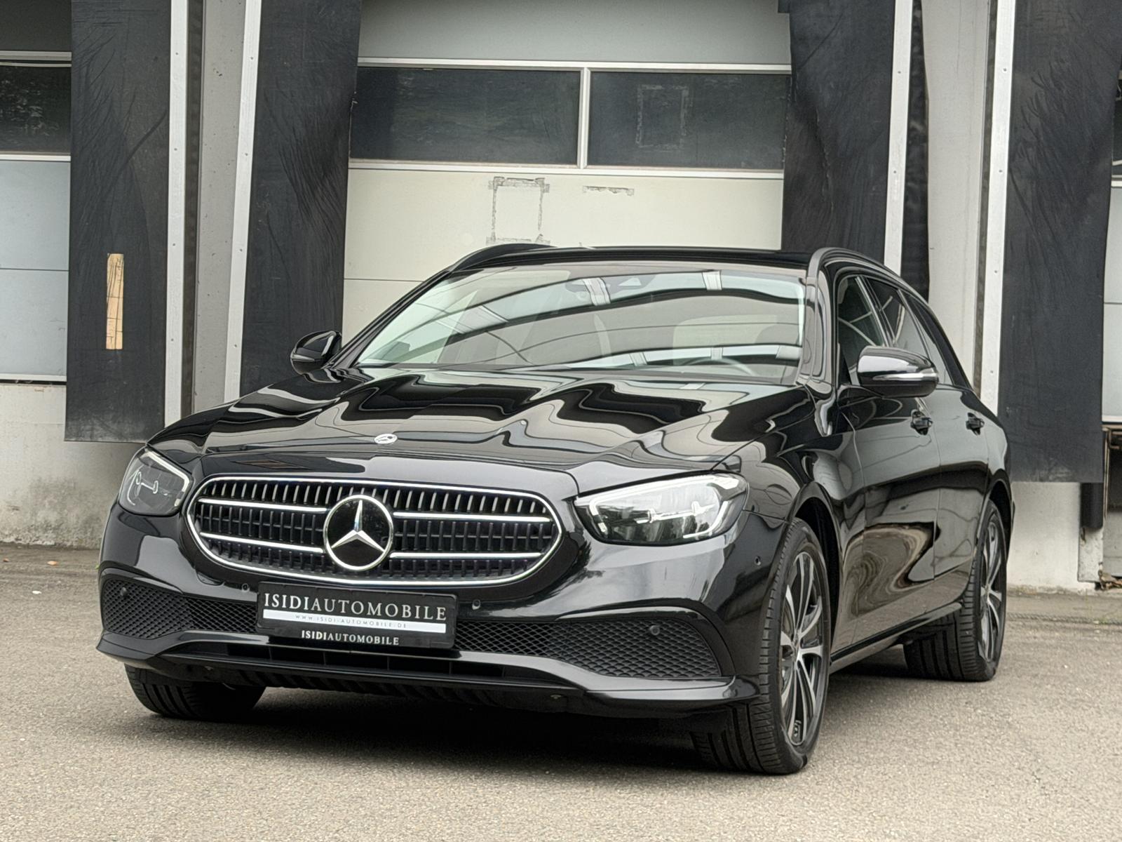 Mercedes-Benz E 300 de Avantgarde Night LED Distronic Kamera