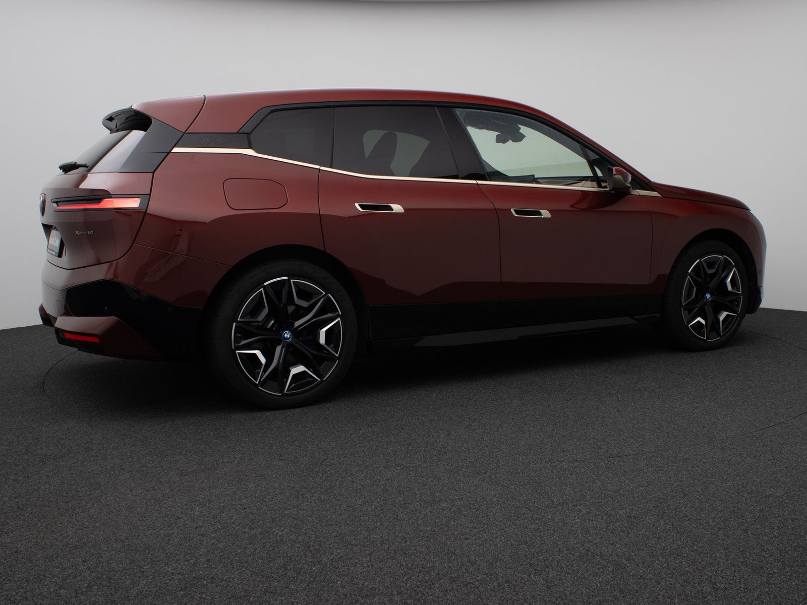 Fahrzeugabbildung BMW iX xD50  Sport Pano Sky-Lounge 360°Laser SoftCl