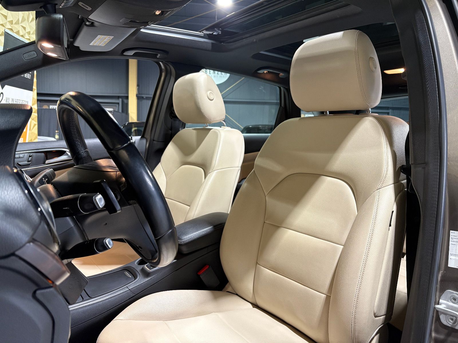 Fahrzeugabbildung Mercedes-Benz B 200/PANO/MEMORY/KLIMA/CAR-PLAY/2.HAND/KAMERA