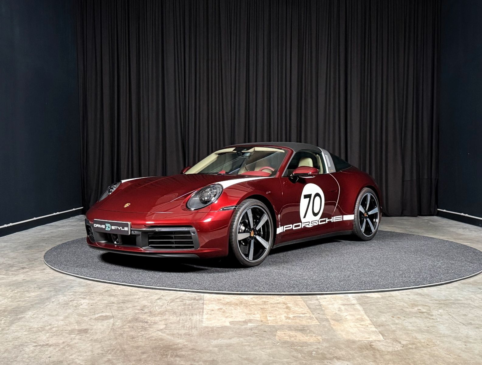 Fahrzeugabbildung Porsche 911 Targa 4 S Heritage + Lift + Approved + PCCB