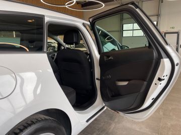 MYAUTOCENTER – Gebraucht- und Jahreswagen mit Werkstattservice in Pfaffenhofen Opel Astra J Sports Tourer Design Edition *PDC*Klima*