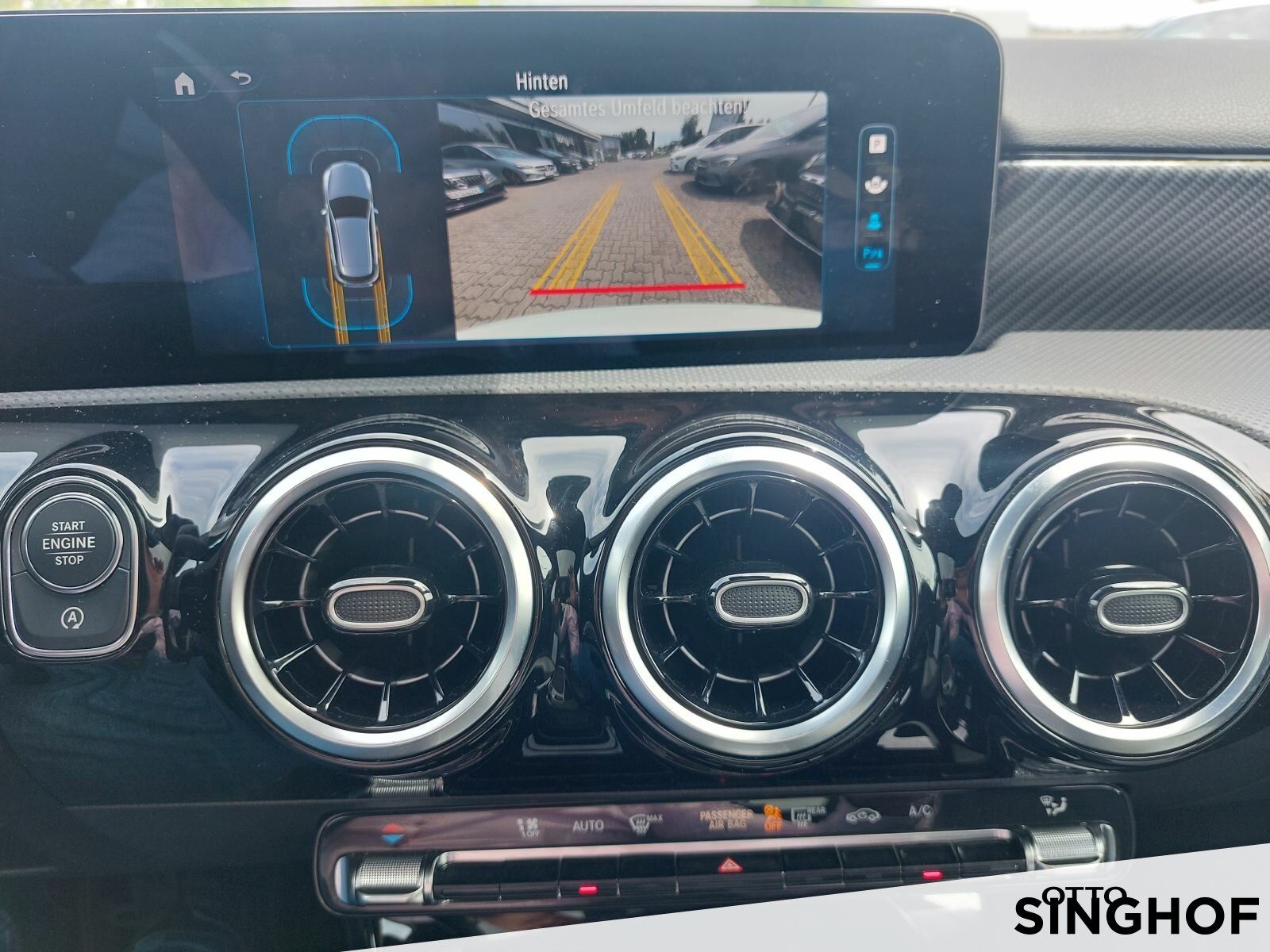 Fahrzeugabbildung Mercedes-Benz A 200 Progressive +Pano+Rü Kam+LED+MBUX+PDC+SHZ+