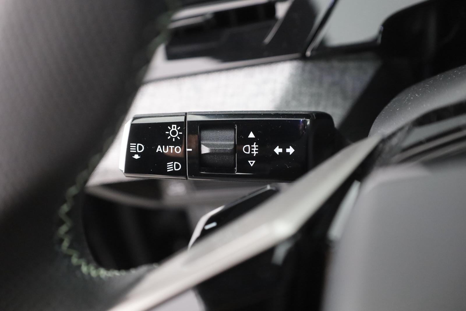 Peugeot 3008 GT 1.2 Hybrid 145 Aut. LED ACC Navi AHK