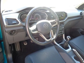 Bild 2 VW T-Cross 1.0 TSI Active 110PS PDC RFK GJR LED SML
