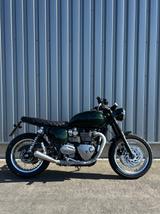 Triumph Bonneville T120 | Custom | British Racing Green  - TRIUMPH CUSTOM