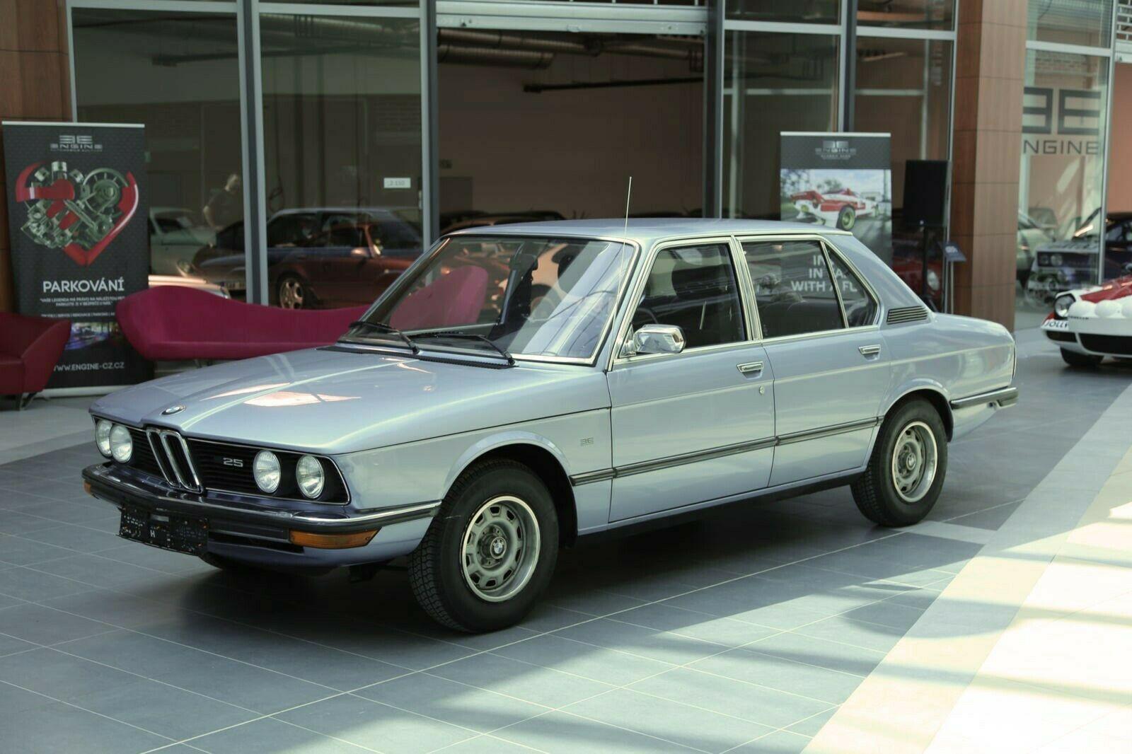 BMW 525 E12