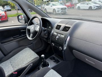 Suzuki SX4 Style 4x4+Klimaauto+SHZ+Temp+ZV+LM+