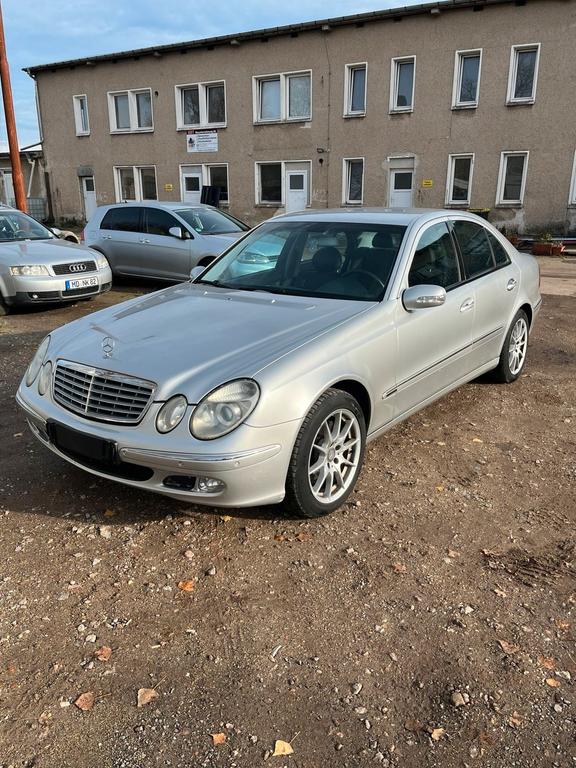 Mercedes-Benz E 220