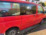 Volkswagen VW Transp. AHK, rot, Benziner, 130tkm, EZ ... - VW T5 Transporter Benzin Gebrauchtwagen