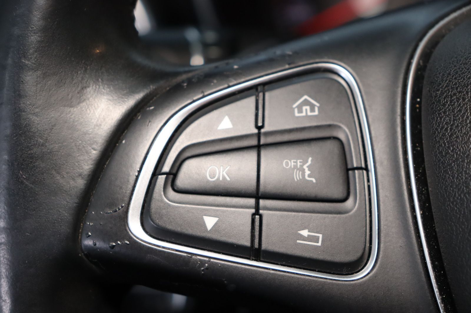 Fahrzeugabbildung Mercedes-Benz C 180 CGI Exclusive * Navi * Sitzhzg * TOP