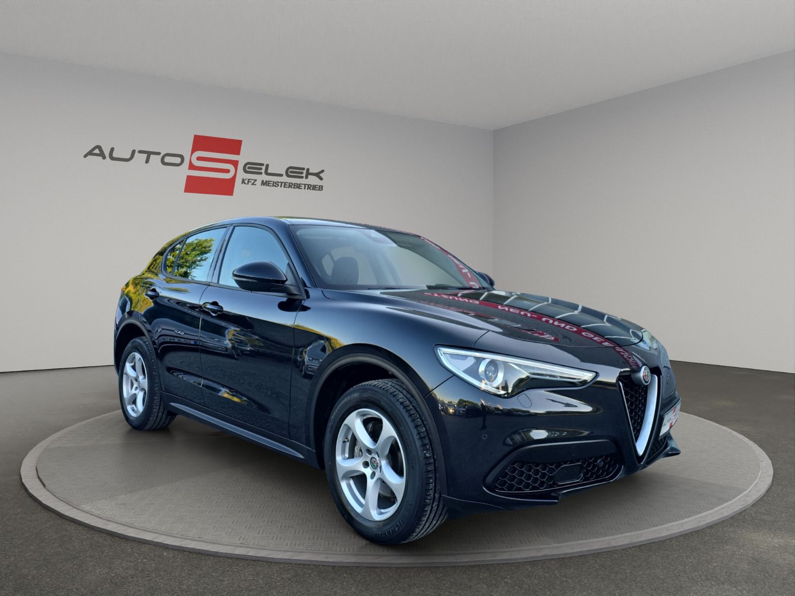 Fahrzeugabbildung Alfa Romeo Stelvio Super Q4 NAVI LEDER AUTOMATIK M+S