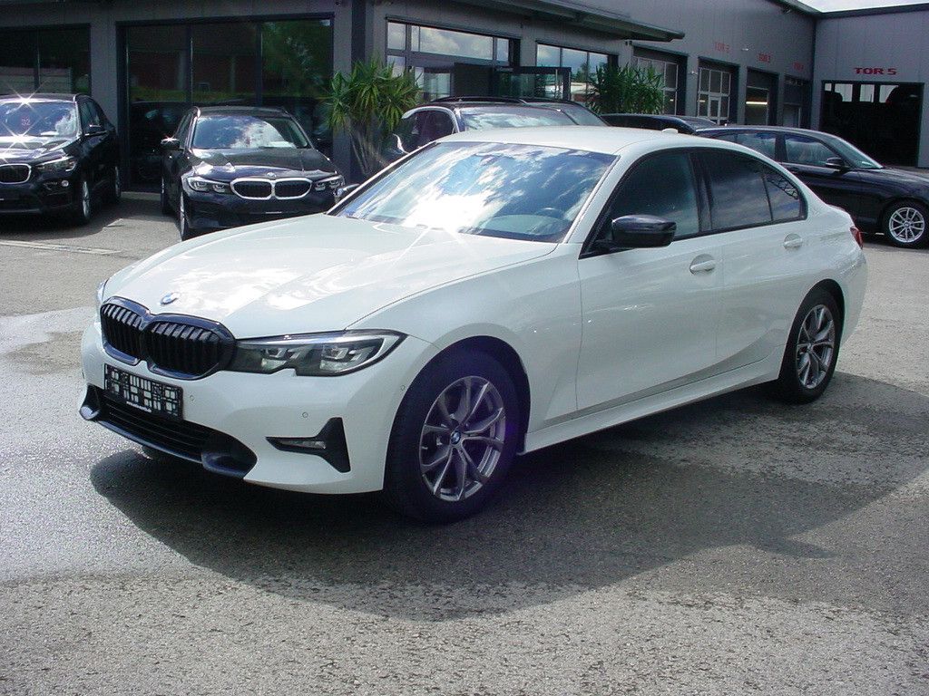 BMW 318i Sport Line *DAB*HiFi*WLAN*
