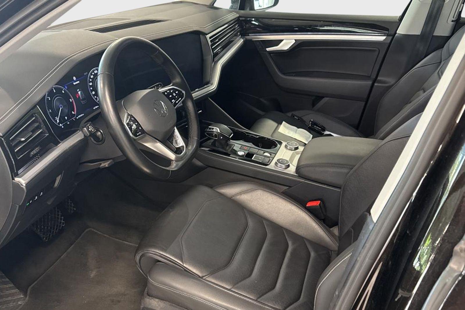 Volkswagen Touareg 3.0 V6 TDI R-Line 4M*AHK*NAV*ACC*RFK*VC*