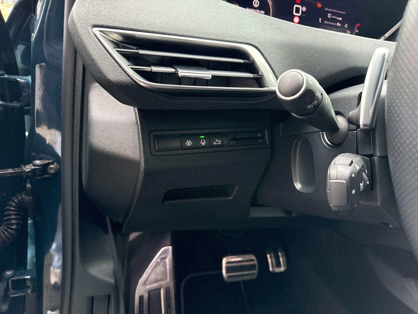 Fahrzeugabbildung Peugeot 3008 Hybrid 136 GT Navi Digitales Cockpit LED AC