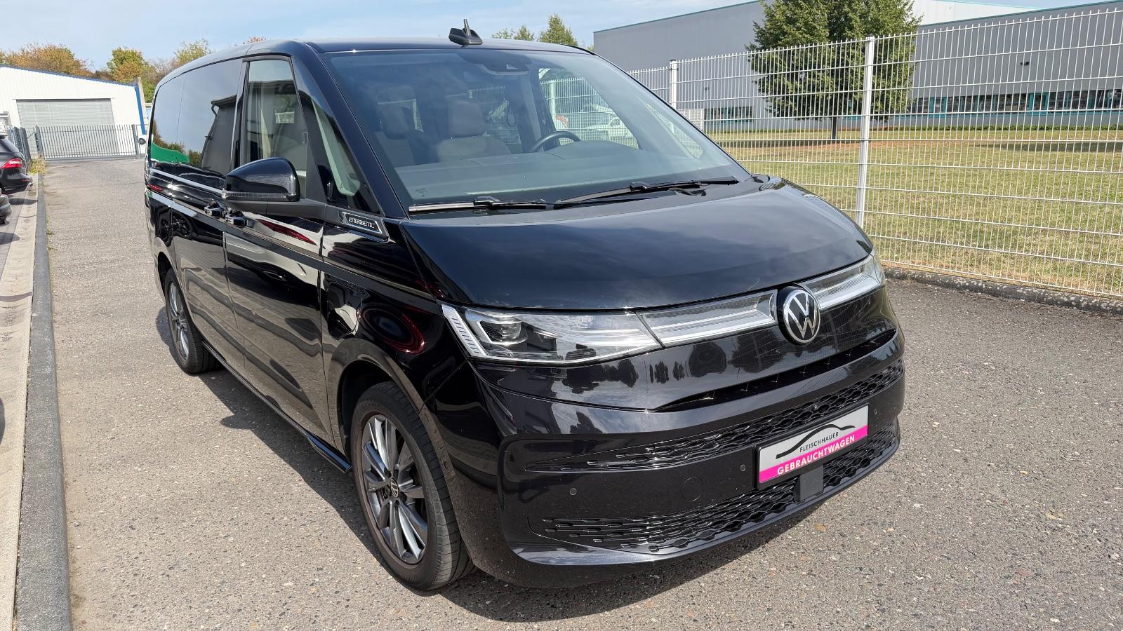 Volkswagen T7 Multivan eHybrid lang Panorama/7Sitze-Voll!