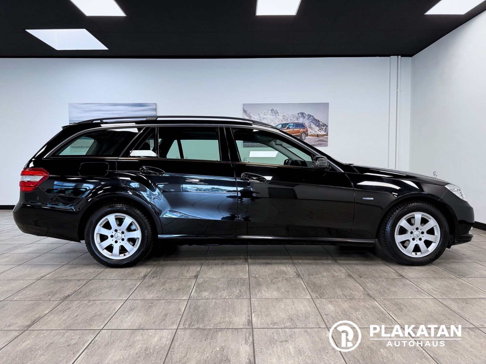 Fahrzeugabbildung Mercedes-Benz E 200 T-Modell Abst-Tempomat Navi MB-Service